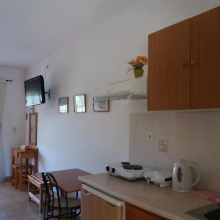 Apartment Athineos *